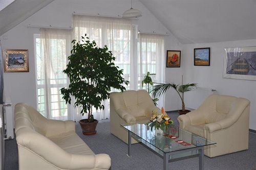 Hotel Platan Szekesfehervar Ngoại thất bức ảnh