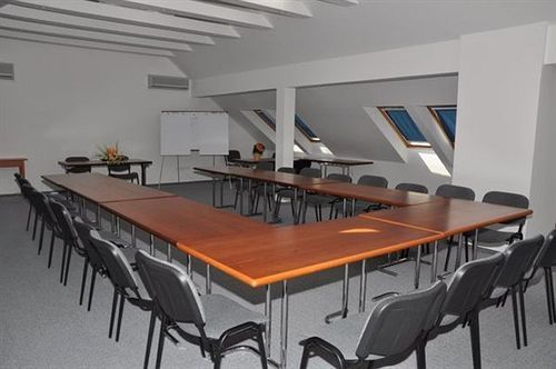 Hotel Platan Szekesfehervar Ngoại thất bức ảnh