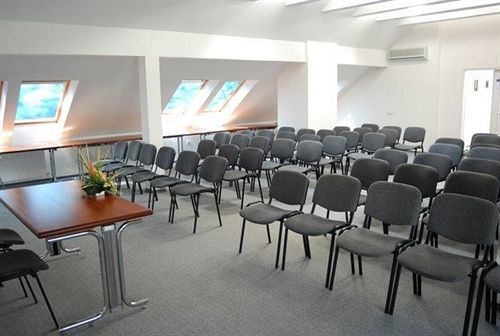 Hotel Platan Szekesfehervar Ngoại thất bức ảnh